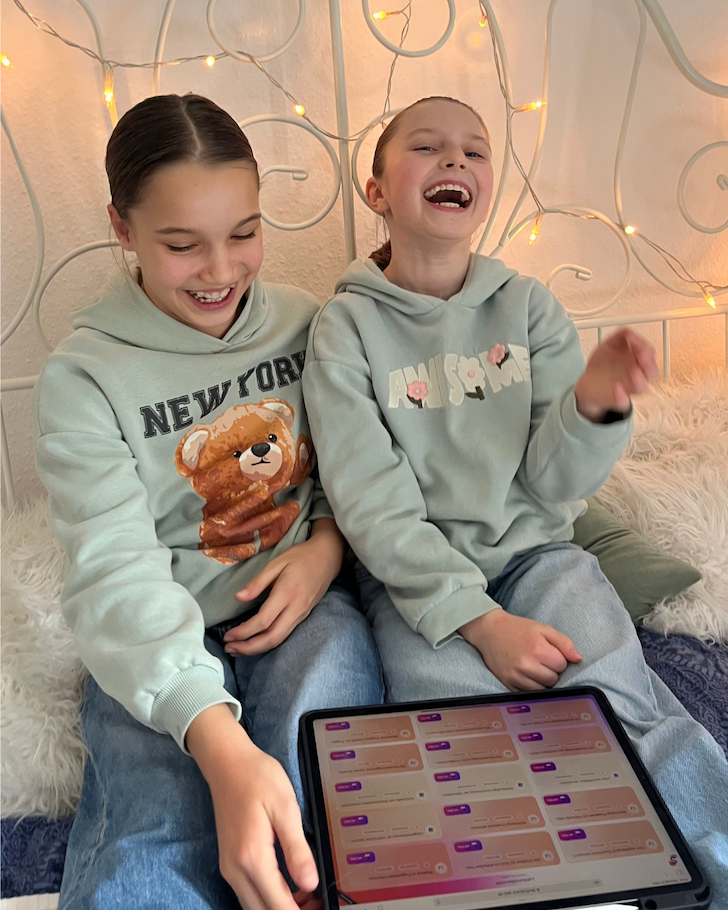 Kind lernt entspannt mit studyspace am Tablet
